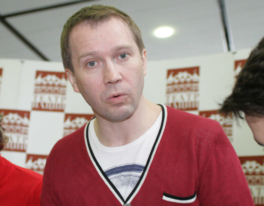 Для вхождения в образ Федора Достоевского актер Евгений Миронов отправился в казино, где писатель проводил много времени. Однако это обернулось серьезной зависимостью самого Миронова и многими проигранными тысячами