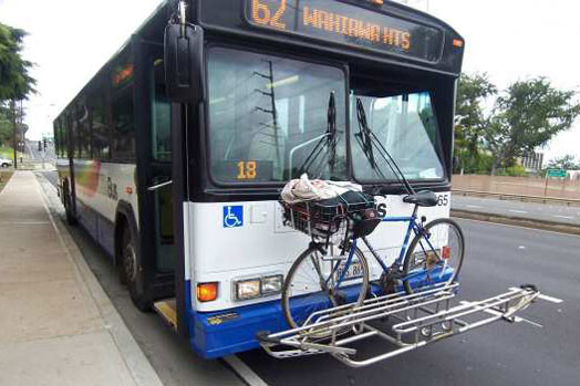 Rīgas Satiksme sola turpmāk iegādāties velosipēdistiem draudzīgus autobusus.