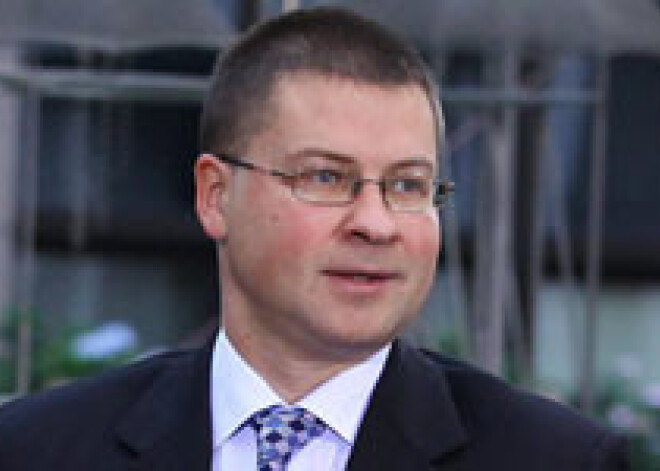 Dombrovskis: jāsaglabā kredītu pieejamība, lai nebremzētu ekonomikas izaugsmi