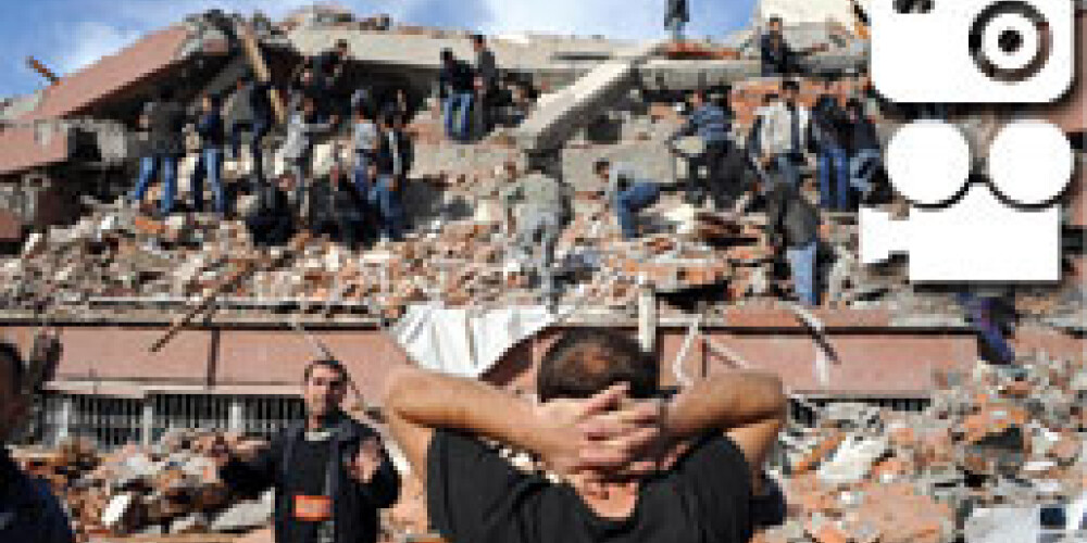 Мощное землетрясение в Турции: 217 погибших, 1000 раненых