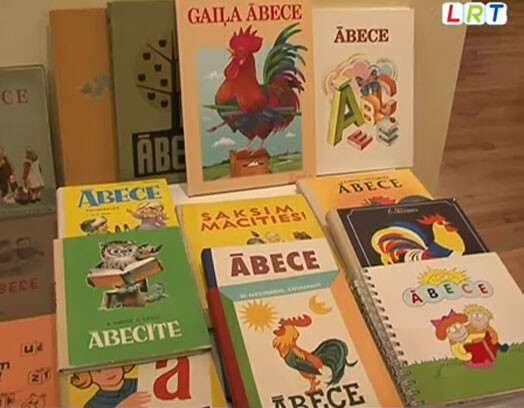 Latgalieša Jura Cibuļa unikālā ābeču kolekcija izstādīta Pleskavas zinātniskajā bibliotēkā.