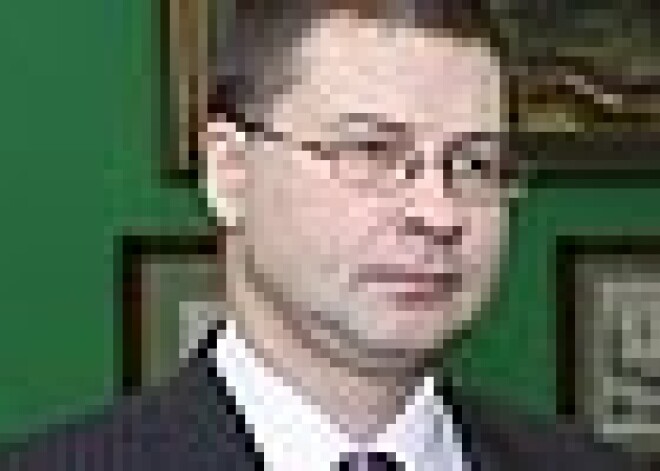 Dombrovskis sola nodokļus necelt un pensijas nesamazināt