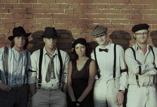 Svētdien Bauskas pilī romantisku kabarē programmu sniegs dziedātāja Amber (Aija Vītoliņa) un grupa „Tango Sin Quinto”.