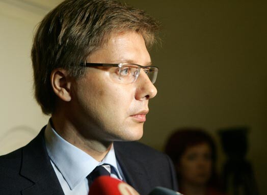 Nopludinātā Rīgas mēra Nila Ušakova e-pasta sarakste liecina, ka viņš regulāri atskaitījies Krievijas vēstniecības pārstāvim.