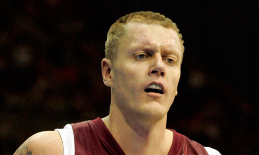 Kaspars Kambala uzvarētajā spēlē 15 minūšu laikā guva 9 punkus un izcīnīja 6 atlēkušās bumbas.