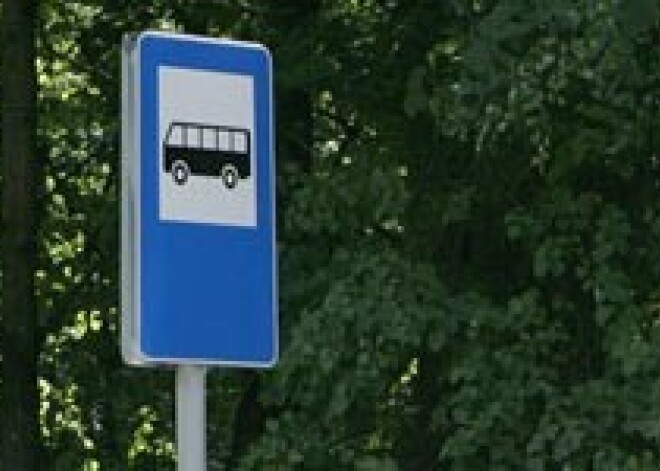 Rīgā autobusa pieturā atrod divus sprādzienbīstamus priekšmetus