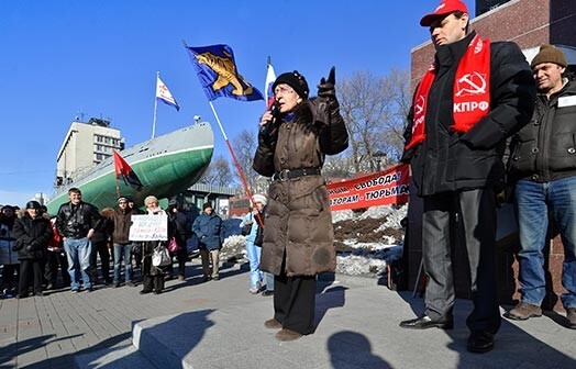 Tālajos Austrumos Vladivostokā protesta akciju rīkoja komunisti, kas to bija pieteikuši kā tikšanos ar vēlētājiem.