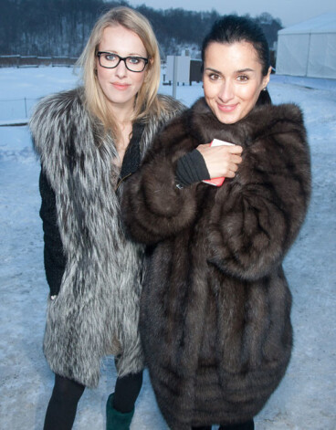 Если раньше отношения между Собчак и Тиной Канделаки были дружескими, то теперь политические взгляды поставили их по разные стороны «баррикад»