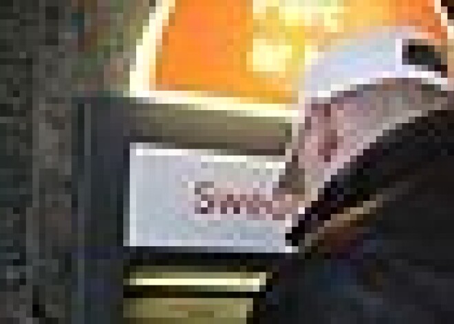 „Swedbank” noliedz baumas par finansiālām problēmām