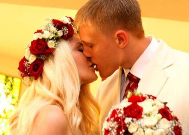 Jānis Dombrava savu izredzēto Ievu bildināja gandrīz gadu pirms kāzām.