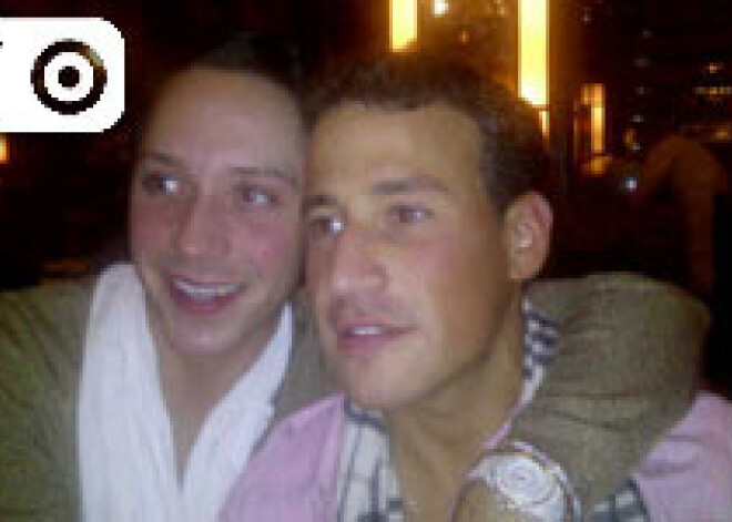 Джонни Вейр выходит замуж за Витю