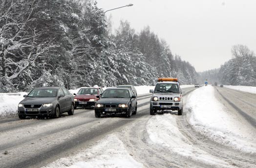 Latgalē daudzviet snieg, kamēr citviet Latvijā Jaunais gads varētu pienākt bez sniega.