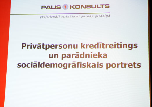 Pirms pāris mēnešiem kā visstraujāk augošais uzņēmums Latvijā – parādu piedzinēji „Paus Konsults” saņēmuši patērētāju tiesību aizstāvju rājienu par piekopto agresiju un draudu izteikšanu.