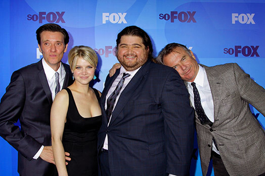 Актерская команда сериала «Алькатрас» готова к премьере, которая состоится уже скоро — 16 января