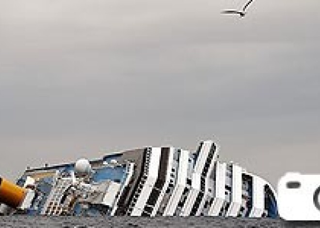 Vairāk nekā 70 "Costa Concordia" pasažieri plāno vērsties pret kuģniecības kompāniju