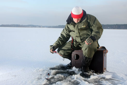 Latvijas bļitkotāji pasaulē ir slaveni ar savās zelta medaļām, ko izcīna pasaules meistarsacīkstēs. Savukārt Latvijā pēc viņu parādīšanās uz ūdens prāto, kad uz ūdenskrātuvēm parādīsies ledus.