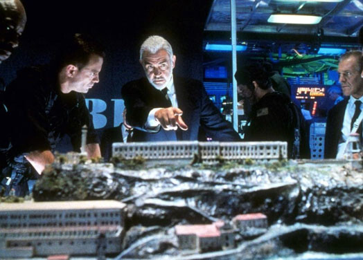 Кстати, остров не первый раз превращается в съемочную площадку. Например, здесь разворачивалось действие боевика 1996 года «Скала» с Шоном Коннери и Николасом Кейджем в главных ролях