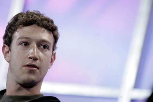 Одна из слабостей основателя Facebook Марка Цукерберга — частные самолеты, в остальном он живет, как средний американец