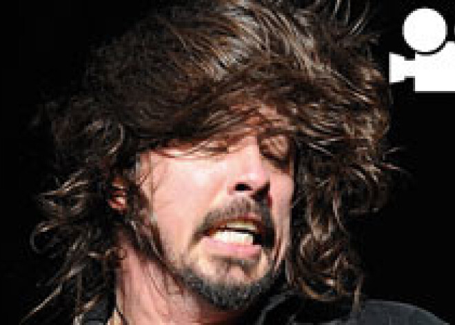 "Foo Fighters" līderis Deivs Grols producēs komēdijseriālu