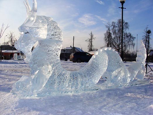 Jelgavā top ledus skulptūru mistērijas.