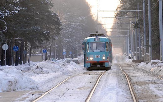 Bija vajadzīga sūdzība un „Rīgas satiksmes” priekšniecības iejaukšanās, lai kāds tramvaja vadītājs uzzinātu ko vairāk par pasažieru tiesībām.