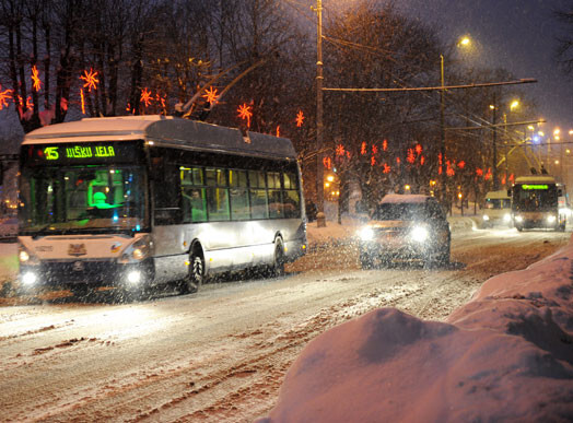 „Rīgas satiksme” kurinot, cik varot, bet pilnībā piesildīt vecos transportlīdzekļus nav iespējams.