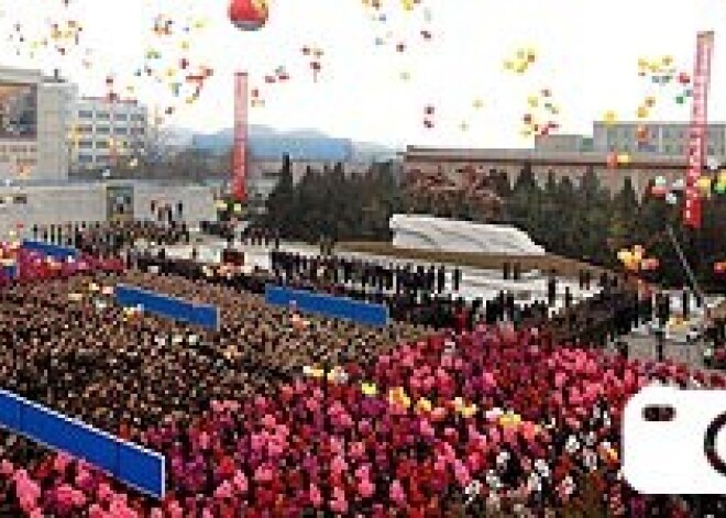 Ziemeļkoreja piemin mirušo Kimu Čeniru viņa 70 gadu jubilejā. Foto