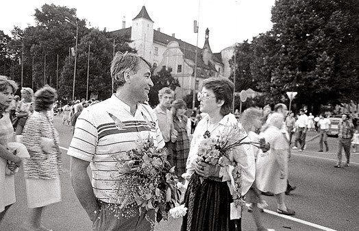 Jānis ar sievu folkloras festivālā „Baltica–88”.