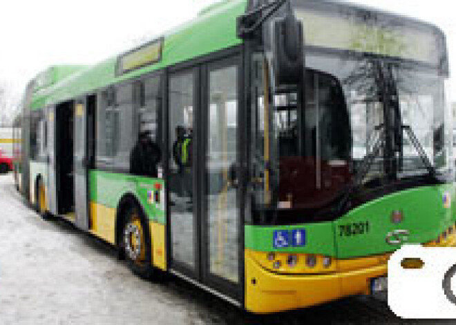 "Rīgas satiksmei" prezentē autobusu ar samazinātu degvielas patēriņu. FOTO