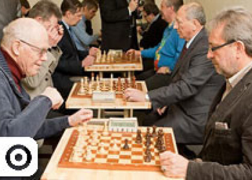 Гроссмейстеры оказались сильнее латвийских знаменитостей