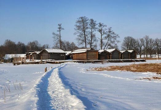 Ar sniega kurpēm vai slēpēm sestdien varēs doties pārgājienā pa ainavisko Āraišu ezerpils apkārtni.