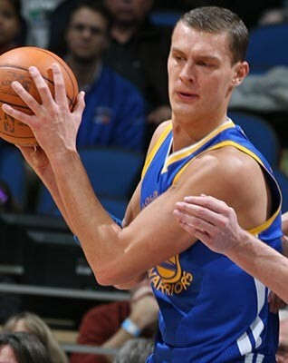 Andris Biedriņš turpina aizvadīt savu, iespējams, neveiksmīgāko sezonu NBA karjerā.