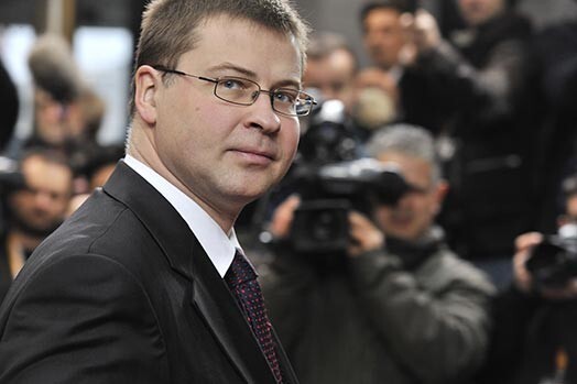 Valdis Dombrovskis valdību vada jau trīs gadus.