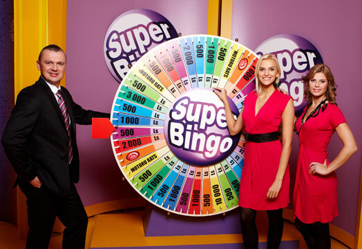 Populārā TV izložu spēle „SuperBingo” svin 10 gadu jubileju. Šobrīd spēles vadītāji ir Armands Simsons, Krista Pesecka un Elīna Kokina.