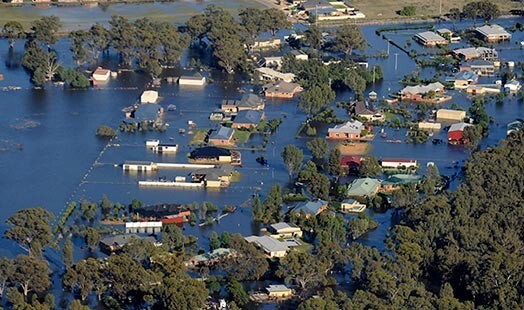 Plūdos Austrālijā applūdušas teju 2000 mājas.