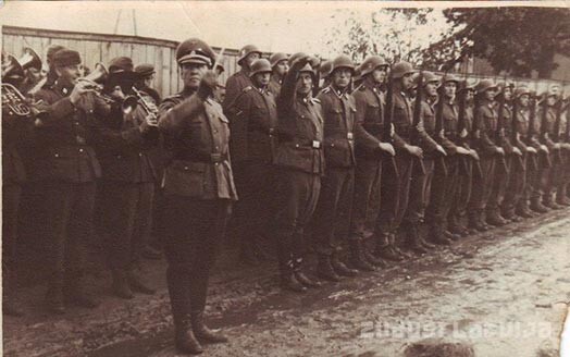 Jau 1947. gadā īpaša Apvienoto Nāciju izmeklēšanas komisija atzina, ka ir netaisnīgi latviešu, igauņu un lietuviešu leģionārus saistīt ar Trešā reiha SS vienībām.