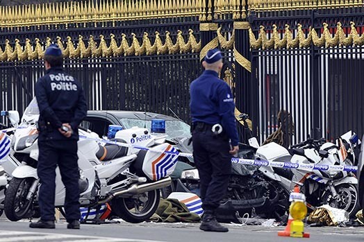 Pašnāvnieks Beļģijā ar auto ievaino astoņus policistus.