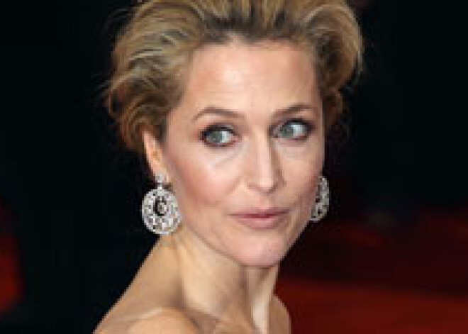 Džilianai Andersonei vidusskolā bijušas attiecības ar sievieti