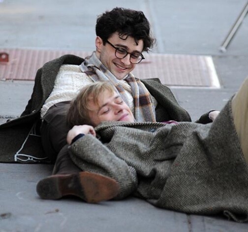 Рэдклифф на съемках фильма «Убивая своих любимых» в роли американского поэта Аллена Гинзберга. Кстати, Гинзберг не скрывал своей нетрадиционной сексуальной ориентации