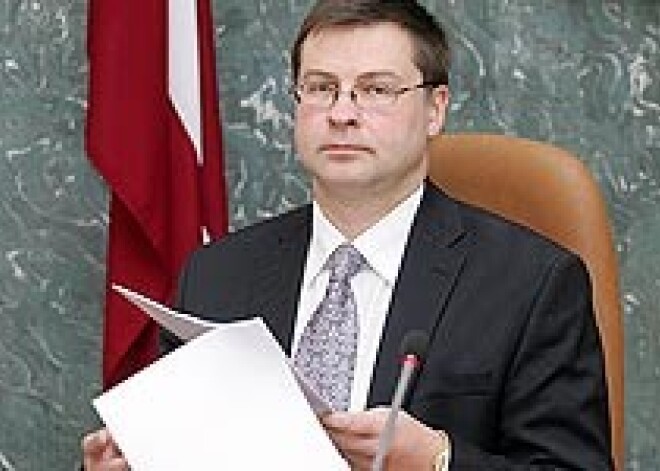 Dombrovskis: inflāciju jāsāk samazināt jau gada vidū