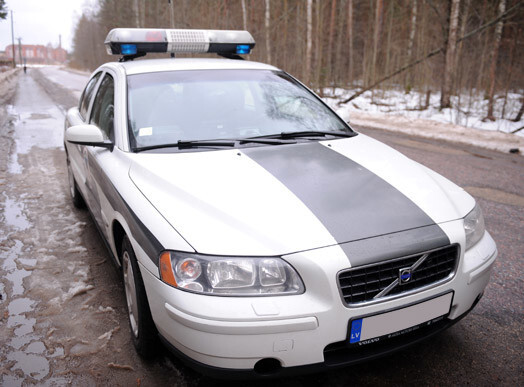 Piecu gadu garumā policija par šiem ''Volvo'' markas automobiļiem ik mēnesi maksājusi nomu vairāk nekā 800 latu.