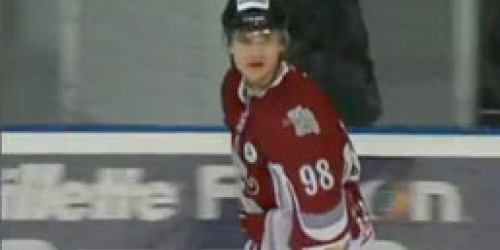 Latvijas hokeja izlasei pirms spēlēm ar Dāniju pievienojies arī uzbrucējs Biezais