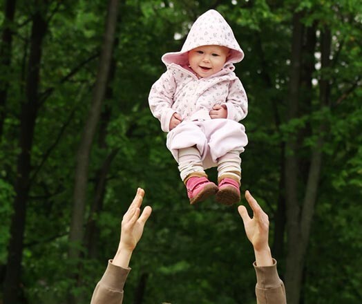 Šogad Latvijas adoptētāji biežāk izvēlējās adoptēt bērnus līdz sešu gadu vecumam, un tikai viens no adoptētajiem bērniem bija vecumā no desmit līdz 18 gadiem.