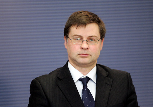 Valdis Dombrovskis uzskata, ja tiek samazināti patēriņa nodokļi, tad jādara jau šogad, un nebūtu jāgaida nākamais gads.