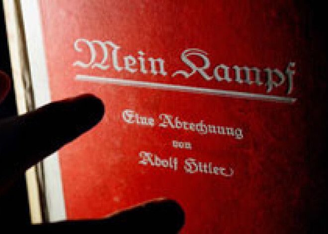 Vācijā atkārtoti izdod „nacistu bībeli”- Hitlera „Mein Kampf”