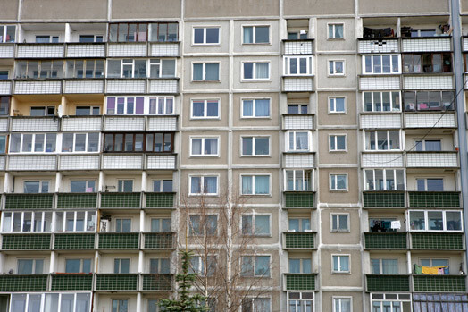 Speciālisti lēš, ka jau pēc 20 gadiem masveidā var sākt grūt padomju laikā būvētās daudzstāvenes.