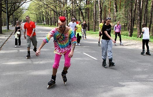 “OKartes skatuve” finālisti noņem spriedzi Mežaparkā.