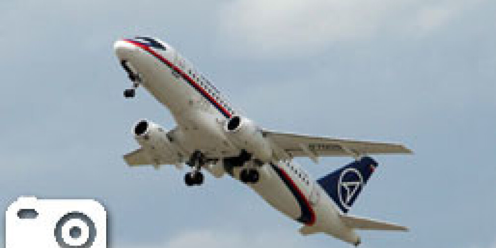Indonēzijā pazudusi Krievijas lidmašīna ar 46 cilvēkiem. FOTO