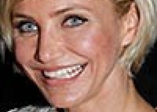 Kamerona Diaza mirkst asarās: nekad neuzticiet matu apgriešanu draudzenei!