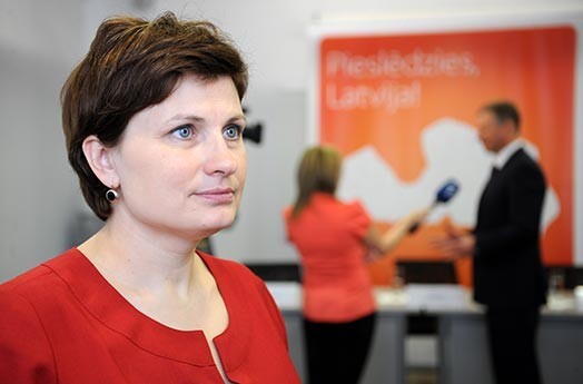 Ilze Viņķele: pētījumi apliecina, ka cilvēki ar bērniem jūtas laimīgāki.